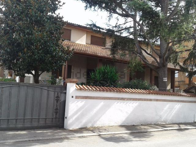 Casa in vendita a Montarelli, Aprilia