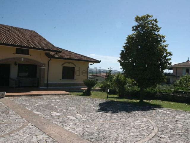 Casa in vendita a Contrada San Vitale, Benevento