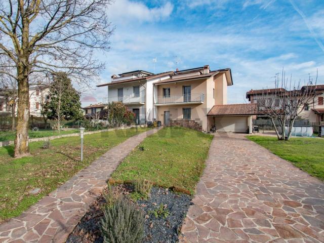 Casa in vendita a Castel Rozzone, Lombardia