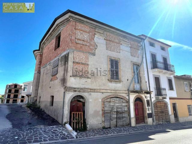 Casa in vendita a Unione dei Comuni della Val Vibrata, Nereto