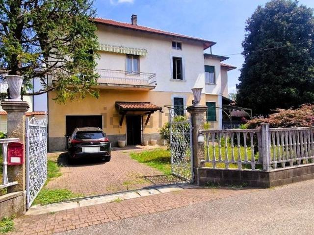 Casa in vendita a San Salvatore, Malnate