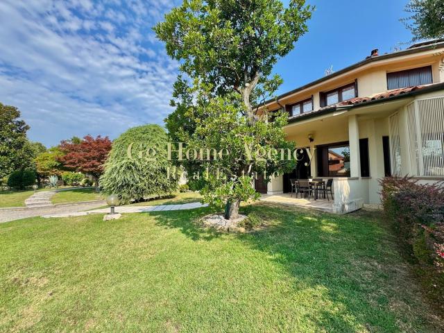 Casa in vendita a Contrada Montello, Calusco d'Adda