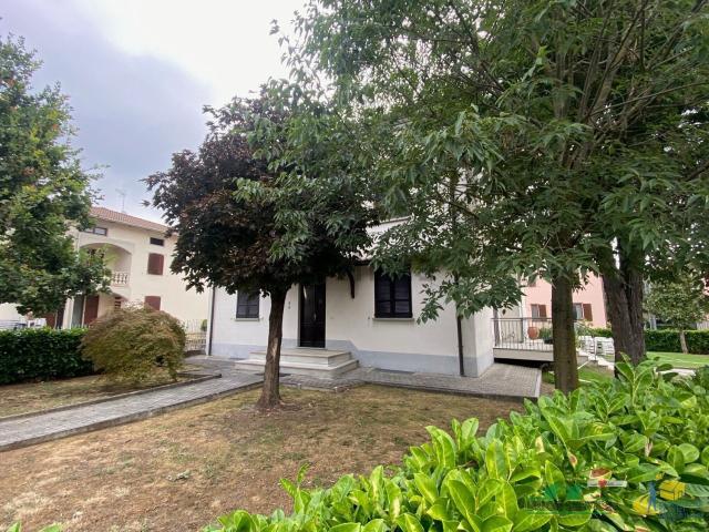 Casa in vendita a Cantone, Noceto
