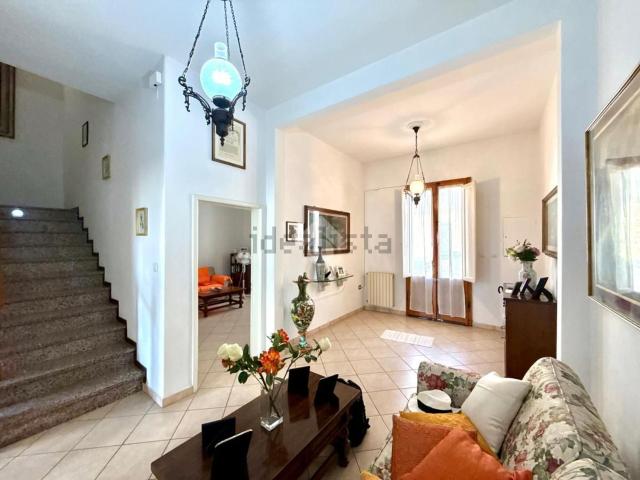 Casa in vendita a Prato, Toscana