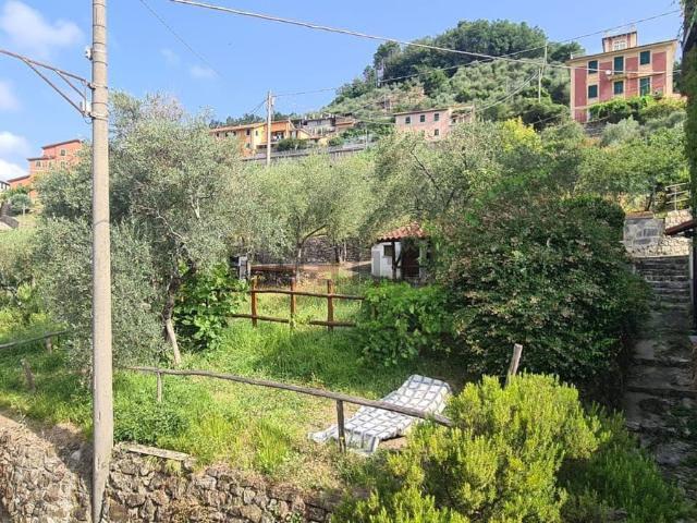 Casa in vendita a Castiglione Chiavarese, Liguria