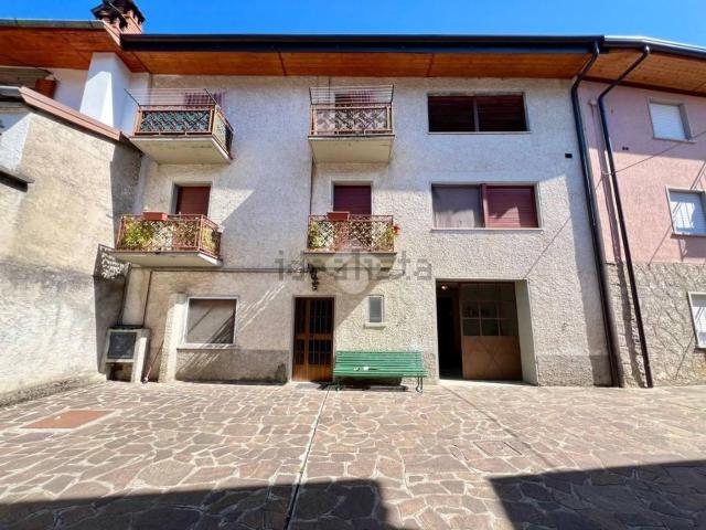 Casa in vendita a Onore, Lombardia