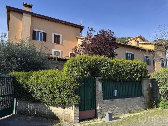 Casa in vendita a Casalotti, Montecompatri