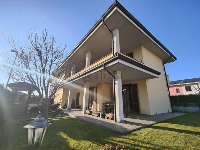 Casa in vendita a Piemonte, Novara