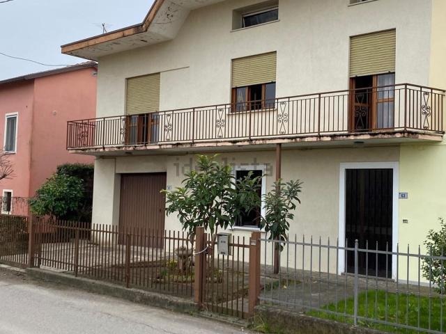 Casa in vendita a Dueville, Veneto