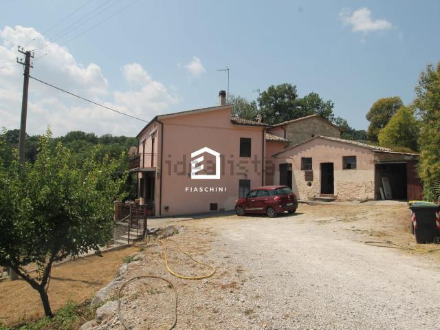 Casa in vendita a Macchie, Amelia