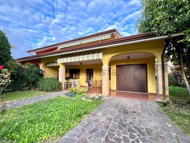 Casa in vendita a Casarsa della Delizia / Cjasarsa, Casarsa della Delizia / Cjasarse