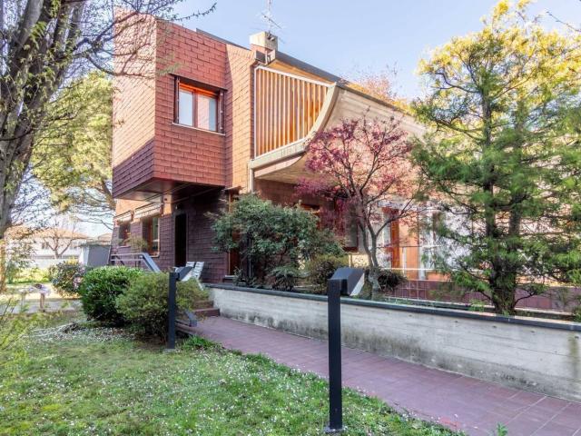 Casa in vendita a Busto Arsizio, Lombardia