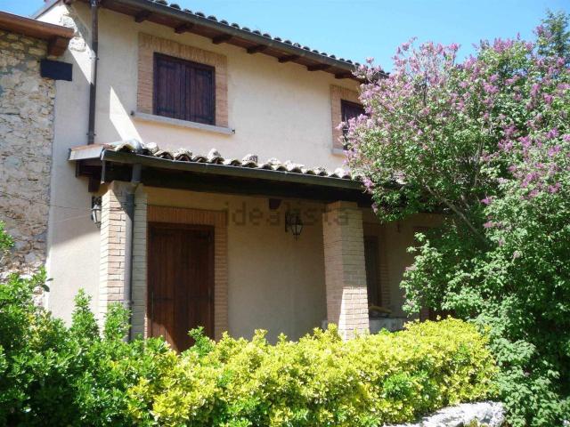Casa in vendita a Borgorose, Lazio