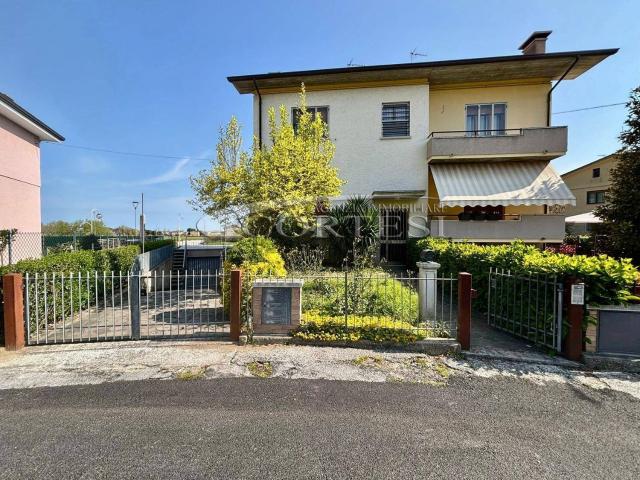 Casa in vendita a Rosciano, Marche
