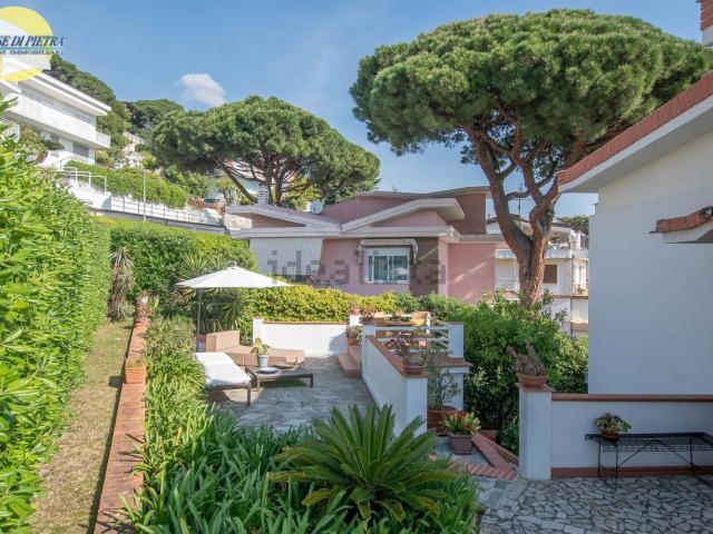 Casa in vendita a Borghetto Santo Spirito, Liguria