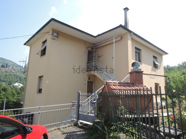 Casa in vendita a Media Val Bisagno, Serra Riccò