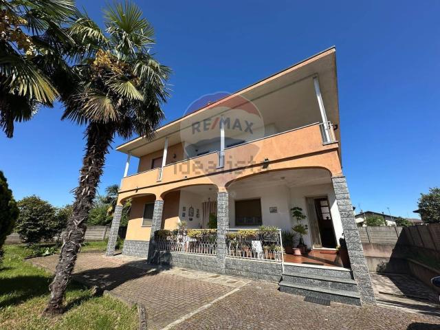 Casa in vendita a Cerano, Novara