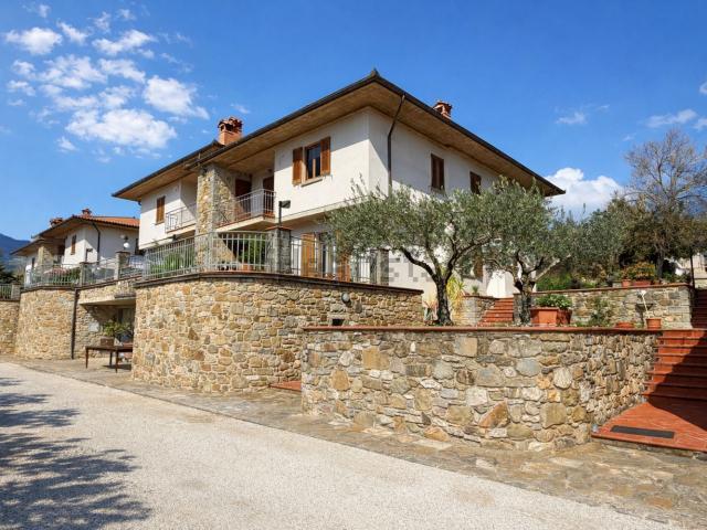 Casa in vendita a Cortona, Toscana