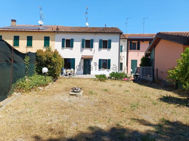 Casa in vendita a Unione Comuni Modenesi Area Nord, Mirandola
