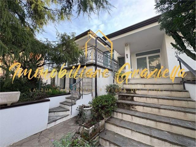 Casa in vendita a Vallecrosia, Liguria