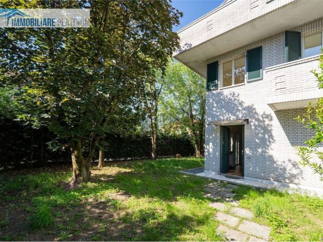 Casa in vendita a Cesano Maderno, Lombardia