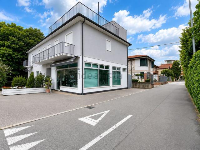 Casa in vendita a Vicenza, Veneto