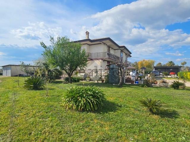 Casa in vendita a Nucleo Quadrato, Latina