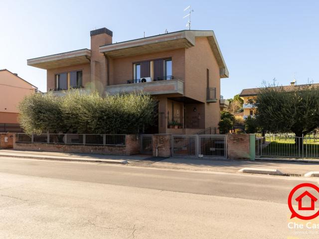 Casa in vendita a Quartiere Cervese Sud, Cesena
