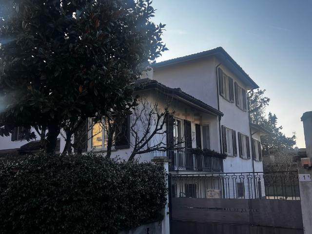 Casa in vendita a San Pietro in Verzolo, Pavia
