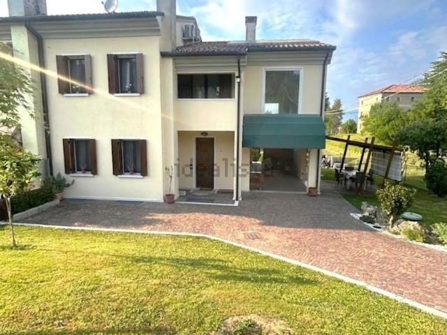 Casa in vendita a Nervesa Della Battaglia, Veneto