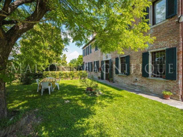 Casa in vendita a Ferrara, Reggio Emilia