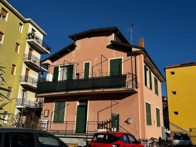 Casa in vendita a Oliveto, Imperia