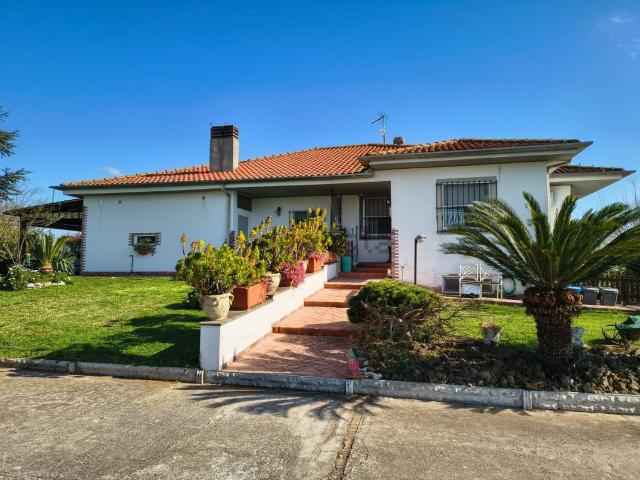 Casa in vendita a Stracciapanni, Aprilia