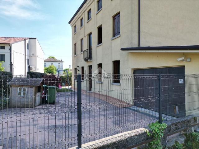 Casa in vendita a Sandrigo, Veneto