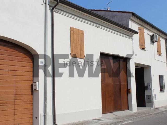 Casa in vendita a Commessaggio, Mantova