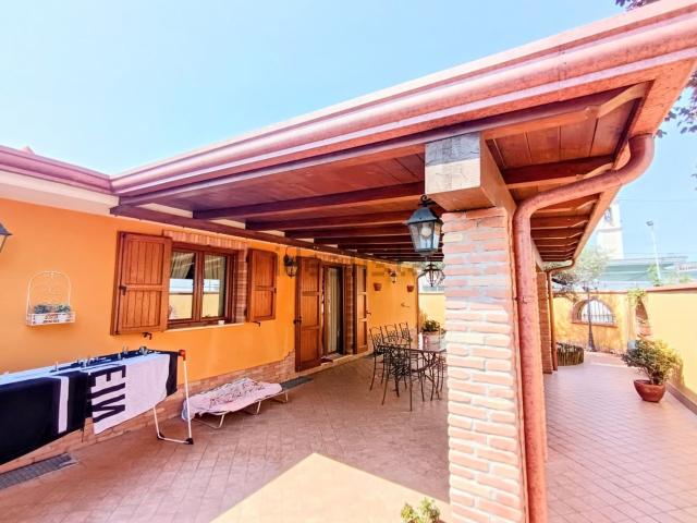 Casa in vendita a Romagnano, Marina Di Massa