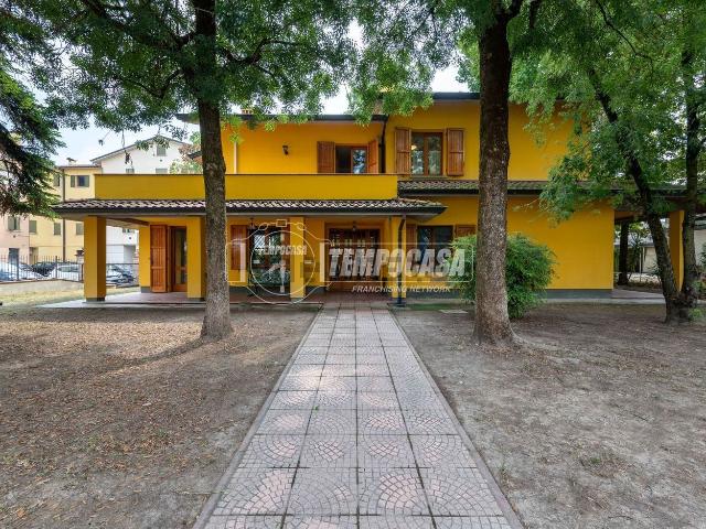 Casa in vendita a Terra di Mezzo, Re