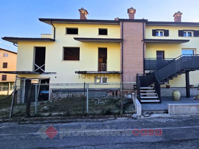 Casa in vendita a Villa Pitignano, Cenerente