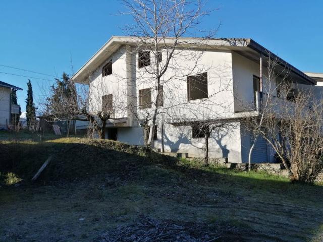 Casa in vendita a Basciano, Abruzzo
