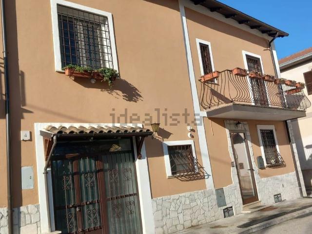 Casa in vendita a Magliano De' Marsi, Abruzzo