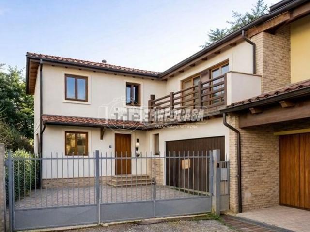 Casa in vendita a Ca' di Rocco, Re