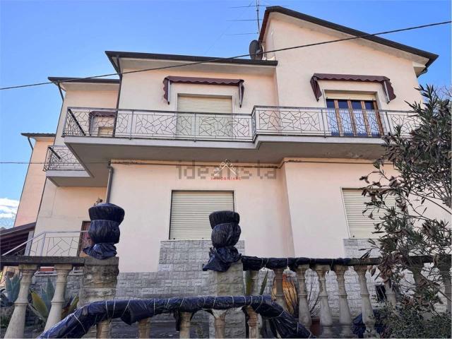 Casa in vendita a San Leo Bastia, Umbria