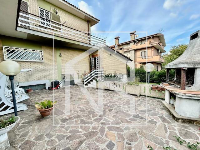 Casa in vendita a Colle Monfortani, Roma Capitale