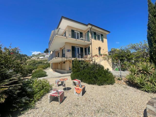 Casa in vendita a Costarainera, Liguria