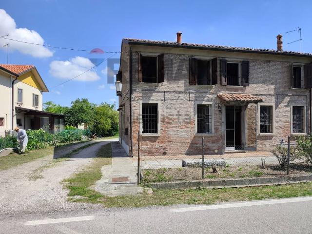 Casa in vendita a Ferrara, Reggio Emilia