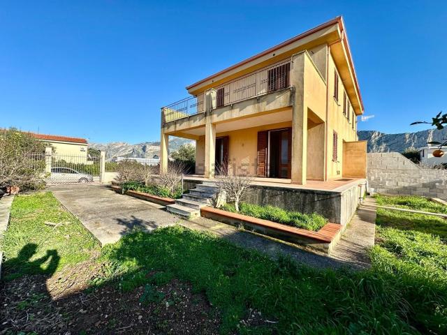 Casa in vendita a Carini, Sicilia
