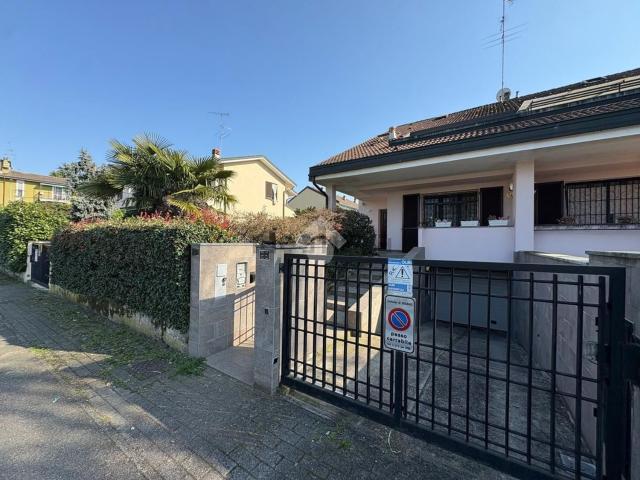 Casa in vendita a Siziano, Lombardia