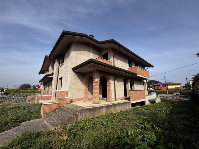 Casa in vendita a Tribano, Veneto