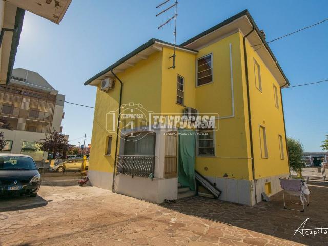 Casa in vendita a Unione dei comuni Valle del Savio, Cesenà
