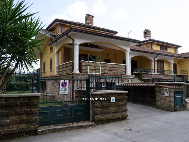 Casa in vendita a Mercogliano, Campania